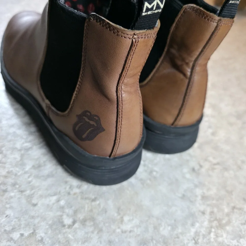 Skechers rolling stones